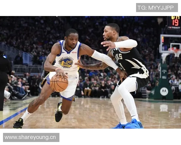 勇士半场苦战落后雄鹿仅2分库明加高效砍下16分4篮板表现抢眼 勇士半场苦战落后雄鹿仅2分库明加高效砍下16分4篮板表现抢眼