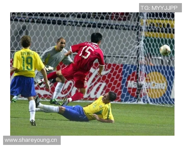 万项代表杜利亚伊足球学院首发表现出色却遗憾输球球队最终以2-3落败