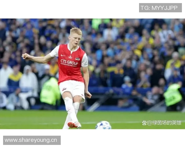 水晶宫追逐19岁荷兰新星斯米特面临曼联皇马强劲竞争