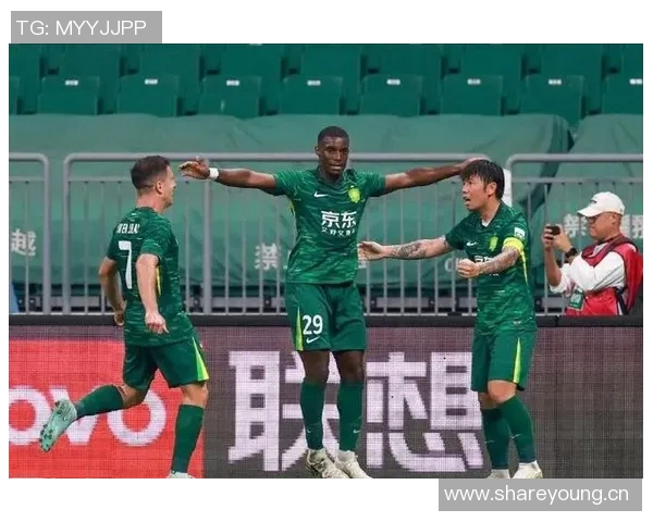 北京国安客场失利深圳新鹏城以2-1逆转获胜中超联赛第27轮精彩回顾