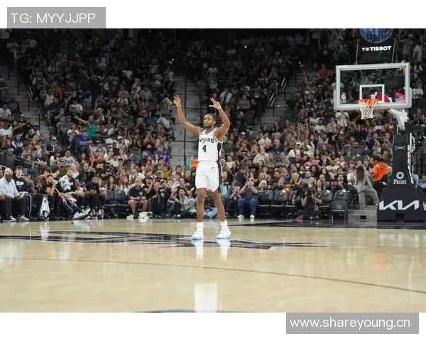 七人得分上双福克斯谈文班缺阵强调团队合作精神 七人得分上双福克斯谈文班缺阵强调团队合作精神