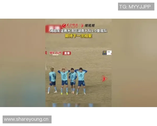 本坦库尔因铲球染红离场乌拉圭队在友谊赛中以1比5落后美国队 本坦库尔因铲球染红离场乌拉圭队在友谊赛中以1比5落后美国队