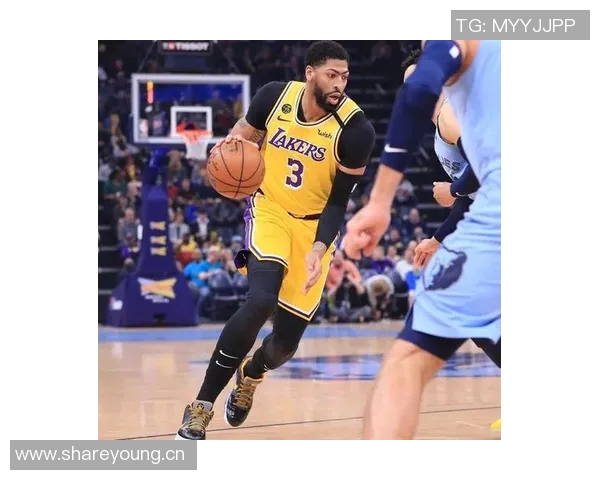 浓眉首节表现稳健轻松斩获5分5板1助展现强大状态