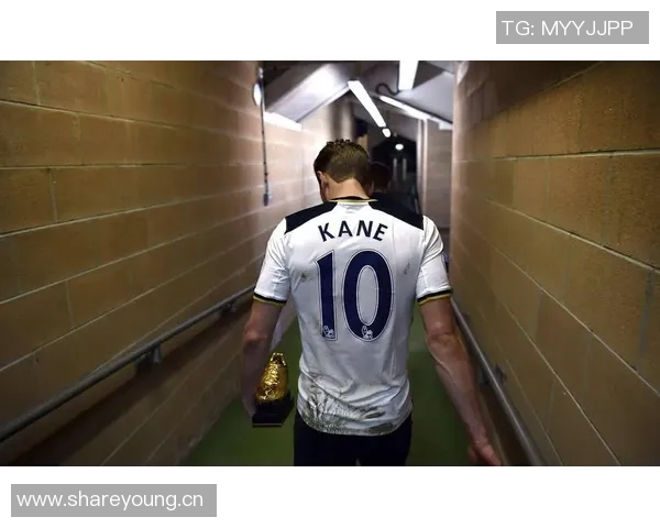 德甲第10轮最佳后卫表现惊艳12场打入6球多基终结拜仁纪录