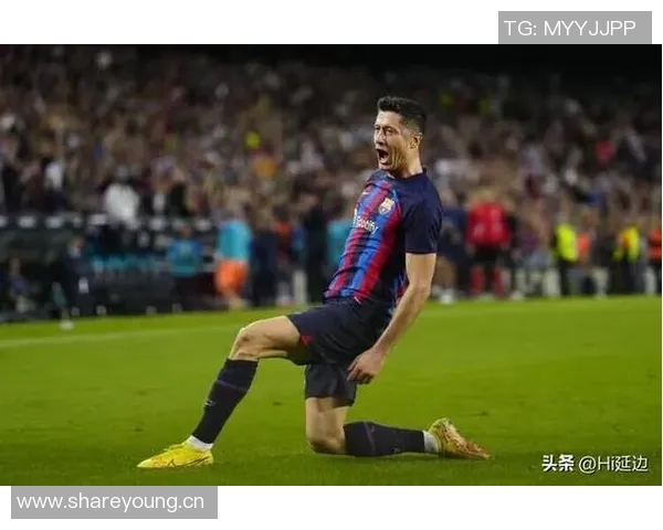 莱万37岁身价降至千万级别仍紧随梅罗本季12轮贡献8球2助攻表现不俗