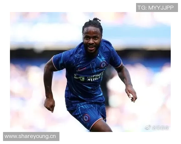 斯特林勇敢对抗蒙面窃贼保护家人安全展现真男人风范