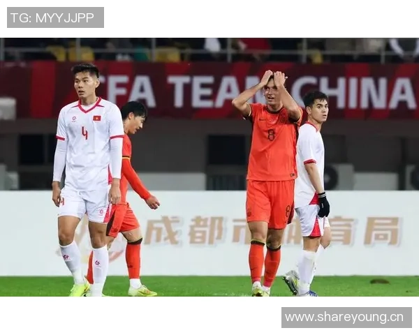 U22国足角球失利遭反击无奈战术犯规主裁判未出示黄牌解析