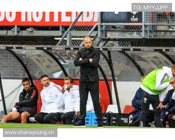 前阿贾克斯主帅海廷加正式加盟热刺担任助理教练助力球队发展